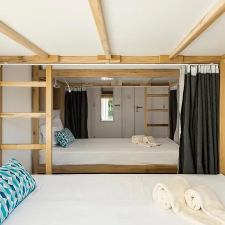 Madalena Hostel E Suites-2